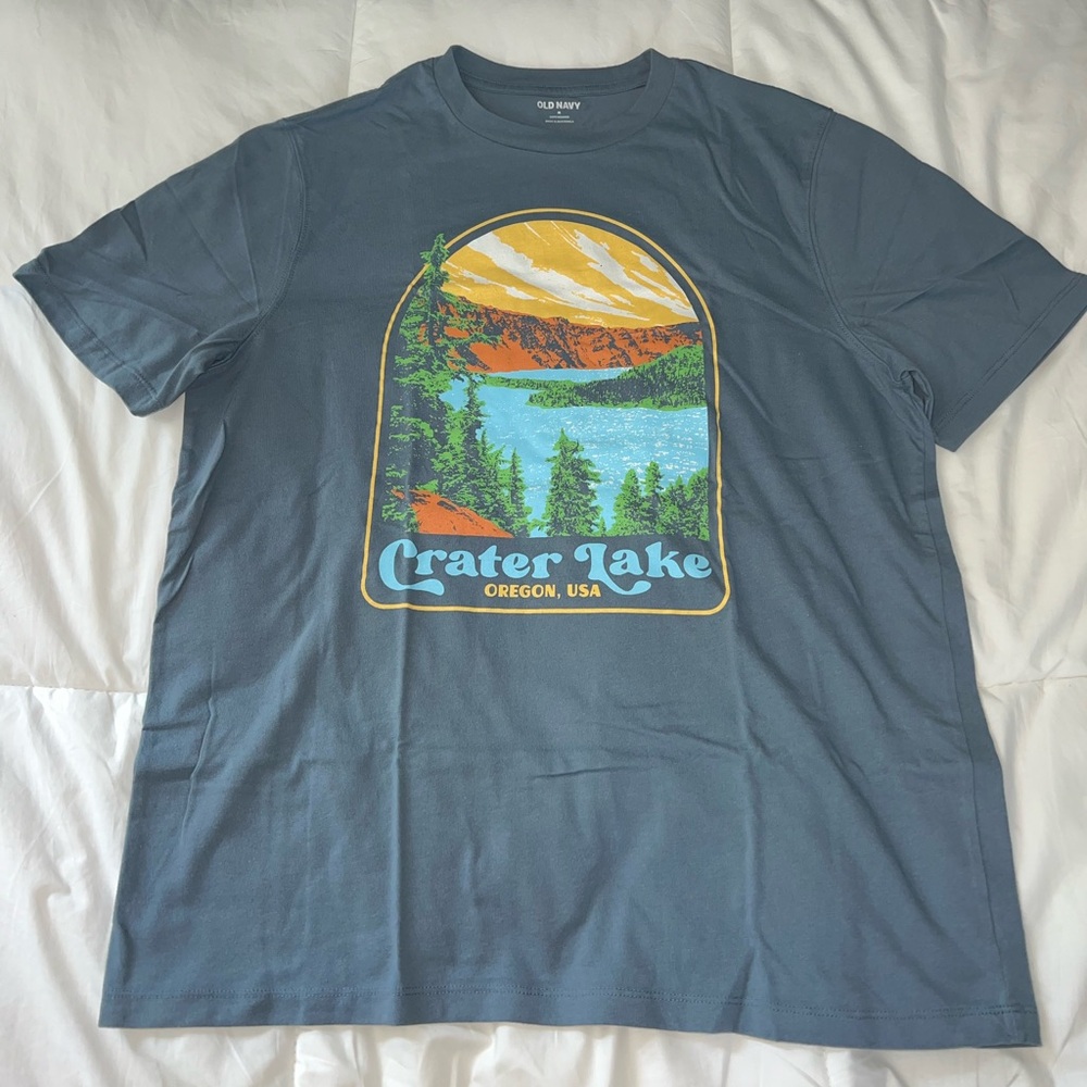 Old navy crater lake t shirt